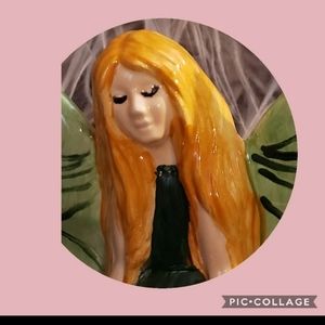 Vintage ceramic beautiful Angel Trinket box!